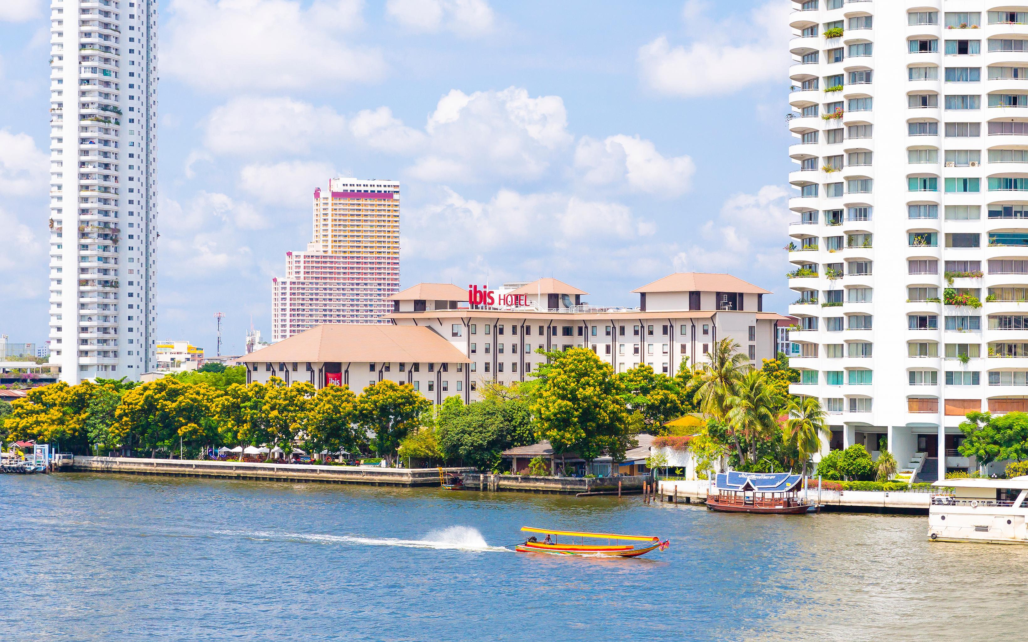 Ibis Bangkok Riverside Exterior foto